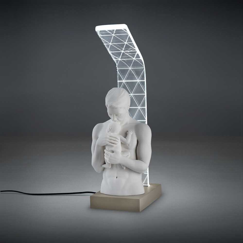 Lampada da comodino Abat Jour moderna a led con scultura abbraccio di papà