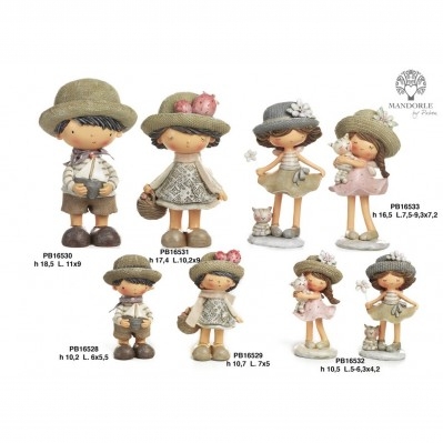 BIMBA CON CAPPELLO E CESTINO 17.4 CM. RESINA