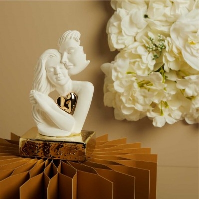 Bomboniera Claraluna Coppia Innamorati Stilizzata cm. 7x17x7 con Cuore Oro