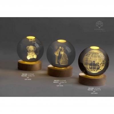 GLOBO SU BASE MAPPAMONDO 6 CM. CRISTALLO LEGNO LED G.BOX