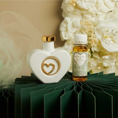 Oliera Claraluna in Porcellana con Cuore Oro Olio incluso cm.9,5x4,5x9