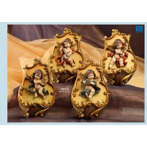 ACQUASANTIERA ANGELO CON STRUMENTI 17 CM. RESINA