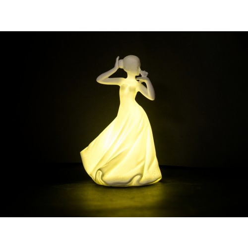 DAMINA CON COLOMBA BISQ/LED H12 CM