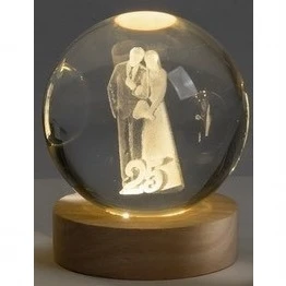 Bomboniera Nozze d’Argento Sfera di Cristallo LED – Coppia 25° Anniversario con Base cm.8