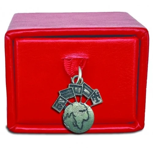 Scatolina porta confetti con ciondolo mondo e bandiere per laurea in LINGUE