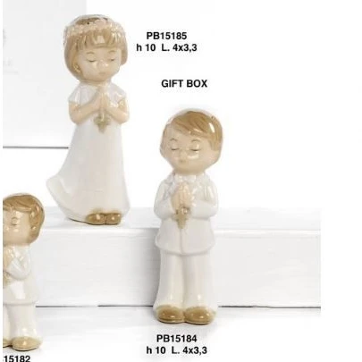 Statua Bimba che prega Comunione- Mandorle