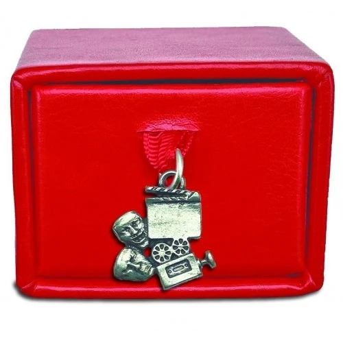 Scatolina porta confetti con ciondolo cinepresa per laurea in AUDIO VIDEO E MULTIMEDIA 