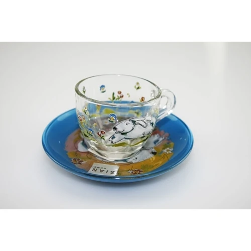 Tazza da caffè in vetro con stampe colorate