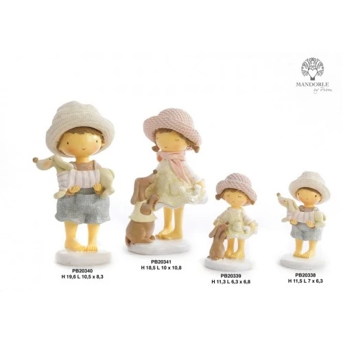 BIMBA CON CAPPELLO E CAGNOLINO 18.5 CM. RESINA