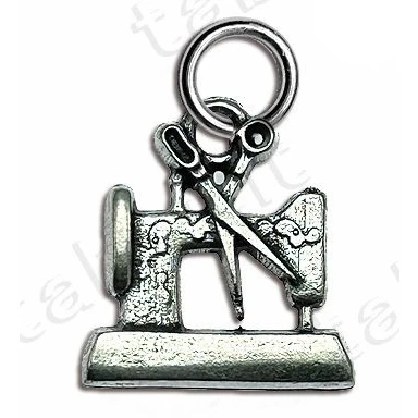 Bomboniera ciondolo arte del cucito e moda