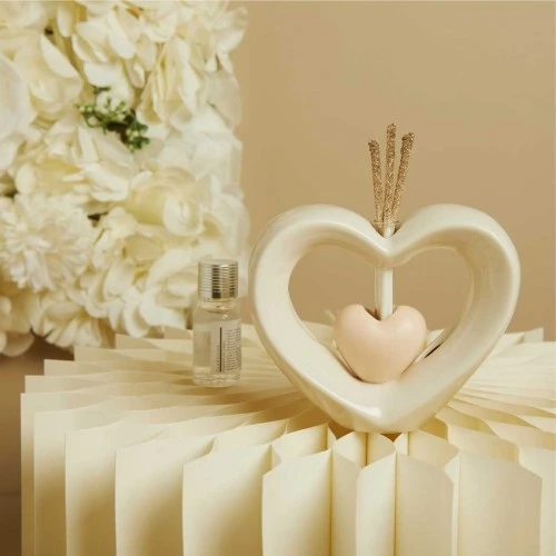 Bomboniera Claraluna diffusore Cuore in Porcellana con cuore rosa cm.12,4x5,3x10,4