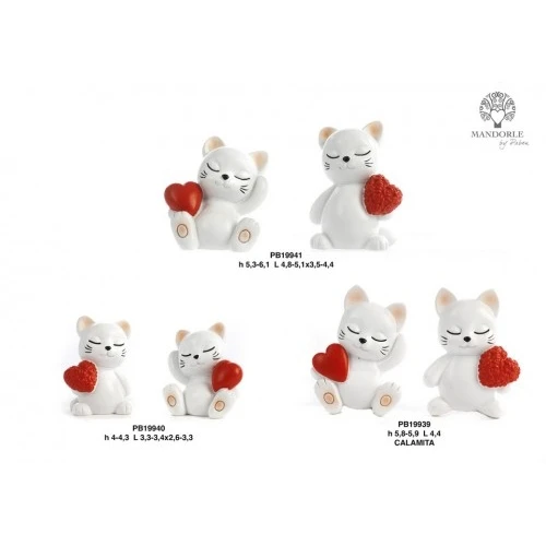 GATTINO CON CUORE ROSSO 4.3 CM. RESINA
