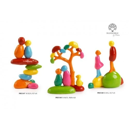 GRUPPO INNAMORATI DI PIETRA CON ALBERO 14.5 CM. RESINA