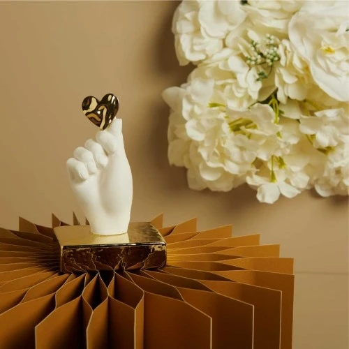 Bomboniera Claraluna Mano con Cuore cm. 7,6x13x5,2 - ORO