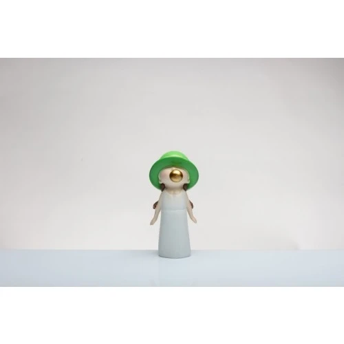 Statuetta Bimba Monella Cuorematto - Bomboniera Solidale Comunione e Cresima cm.10x9x19