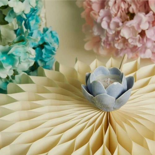 Bomboniera Claraluna Ninfea in Porcellana con Candela Profumata cm. 9x5,5 - Azzurra