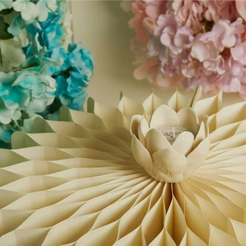 Bomboniera Claraluna Ninfea in Porcellana con Candela Profumata cm. 9x5,5 - Bianca 