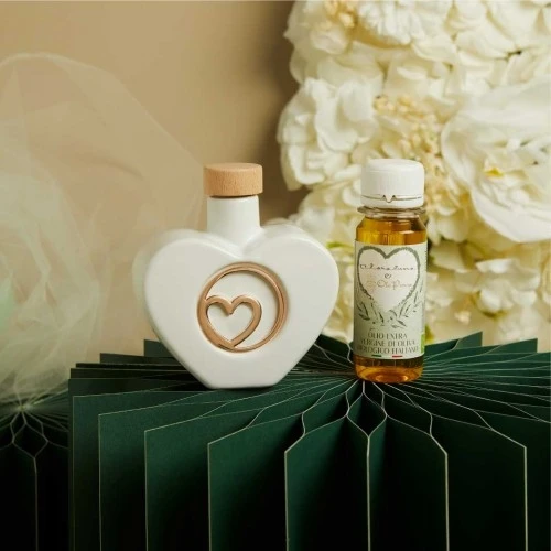 Oliera Claraluna in Porcellana con Cuore Oro cm.9,5x4,5x9