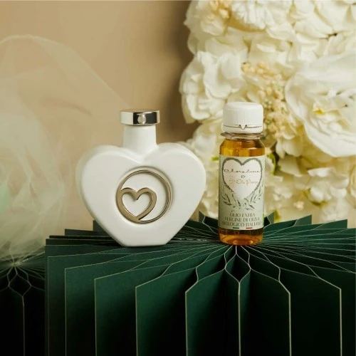 Oliera Claraluna in Porcellana con Cuore Argento degustazione olio inclusa cm.9,5x4,5x9