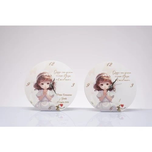 Bomboniera Solidale Comunione Cuorematto: Orologio Bimba in Preghiera con Personalizzazione Gratuita cm.15