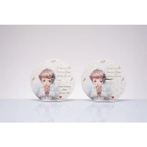 Bomboniera Solidale Comunione Cuorematto: Orologio Bimbo in Preghiera con Personalizzazione cm.15