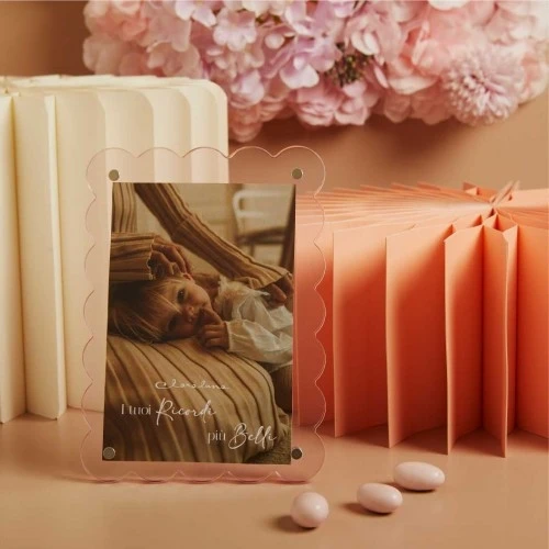 Portafoto Claraluna Rosa: Eleganza e Dolcezza in Acrilico cm.19,3x14,2 (foto cm.10x15) - Nuvoletta