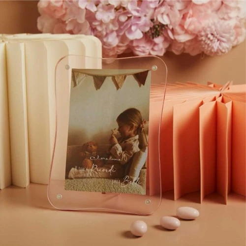 Portafoto Claraluna Rosa: Eleganza e Dolcezza in Acrilico cm.19,3x14,2 (foto cm.10x15) - Ondulato