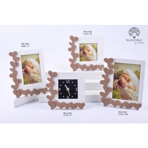 PORTAFOTO/CUORI 22 CM. LEGNO