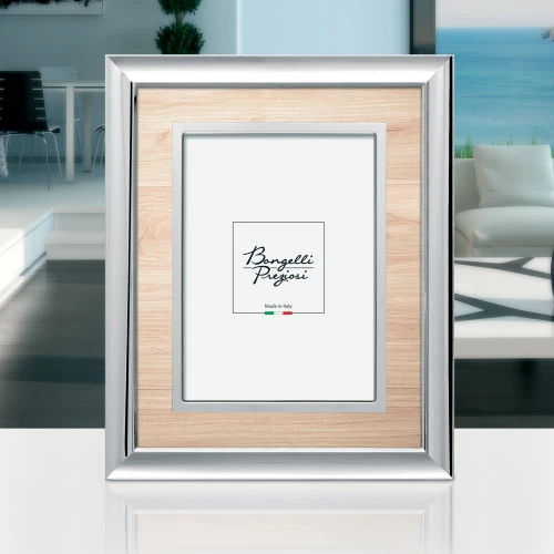 Portafoto da tavolo con cornice in argento e legno dal design moderno
