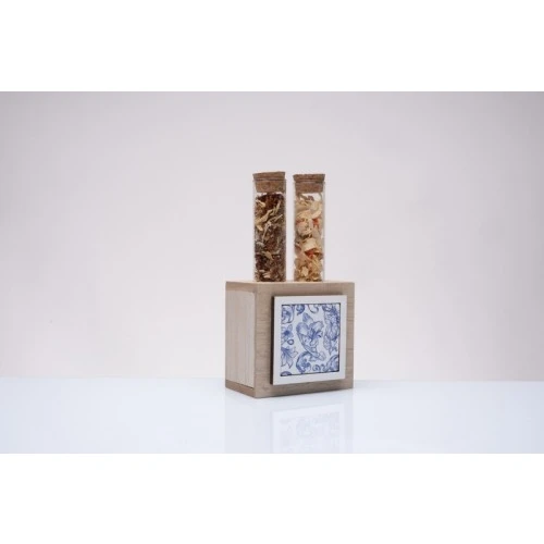 Set Portaspezie Cuorematto Fregio: Bomboniera Solidale Legno e Porcellana