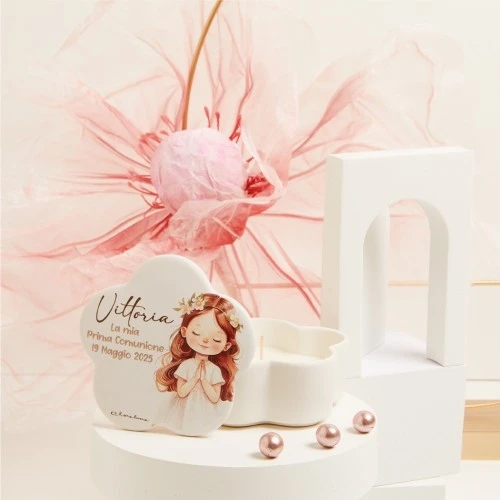 SCATOLA BIANCA CON BAMBINA CANDELA - CLARALUNA 2025