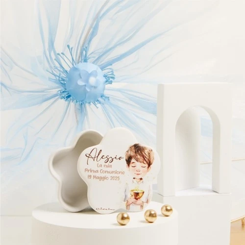 SCATOLA BIANCA CON BAMBINO - CLARALUNA 2025