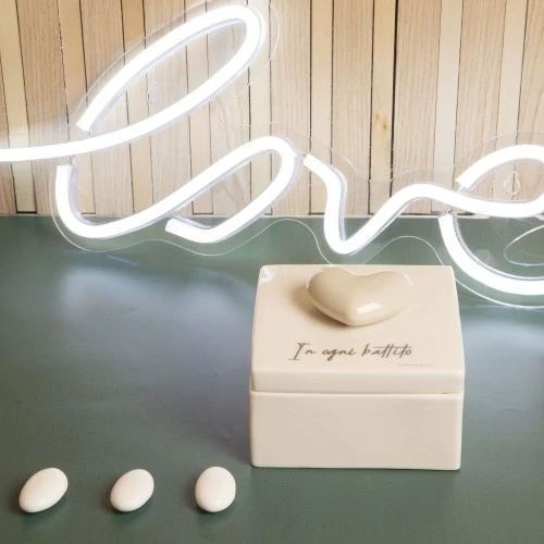 SCATOLA QUADRATA C/CUORE TORTORA CM.11