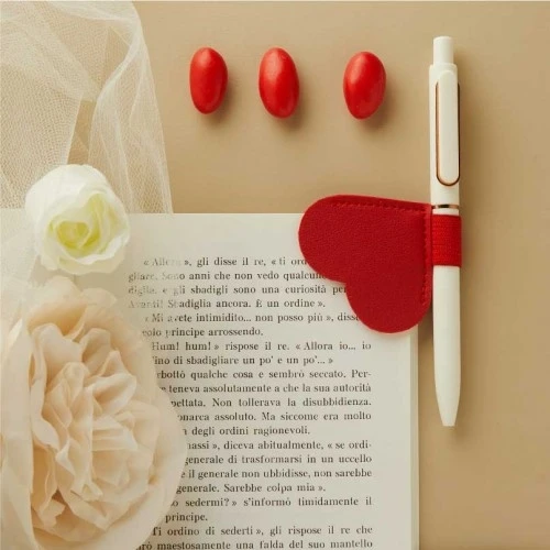 Penna Segnalibro Claraluna con Cuore Estraibile: Bomboniera Utile cm. 6x5 - Rosso