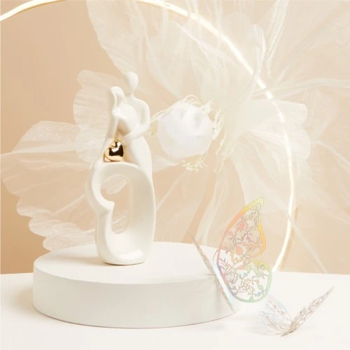 STATUA COPPIA CUORE ORO - CLARALUNA 2025