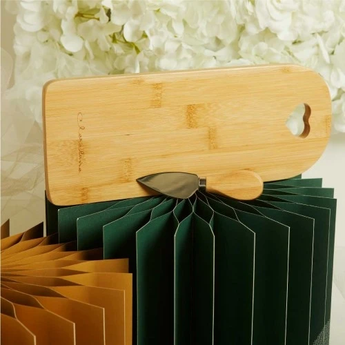 Tagliere in Legno Claraluna con Cuore Traforato: Un Amore di Bomboniera cm.30X12X1,2