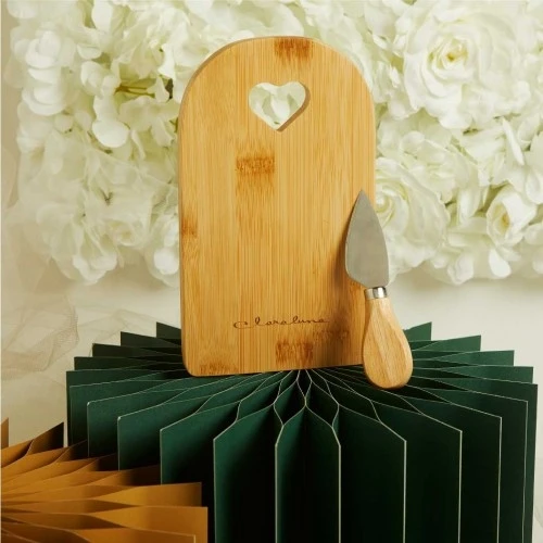 Tagliere Claraluna con cuore traforato modello Bamboo con coltellino Cm.20,5x12x1,2