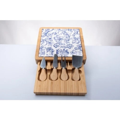 Set 4 Coltelli Formaggio Cuorematto Fregio: Bomboniera Solidale Legno e Porcellana