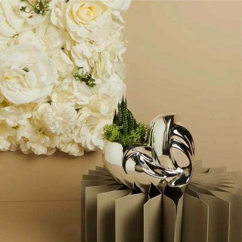 Bomboniera Claraluna: Vaso Cuore Argento con Piantina Grassa cm. 13,5x9x12,5