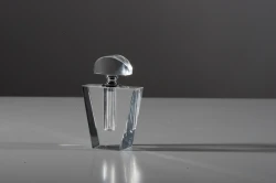 BOTTIGLIA PROFUMO 6X3X9.5CM 200GR